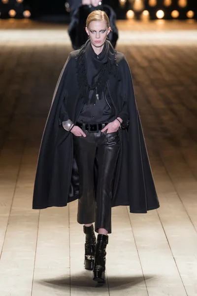 Look 11